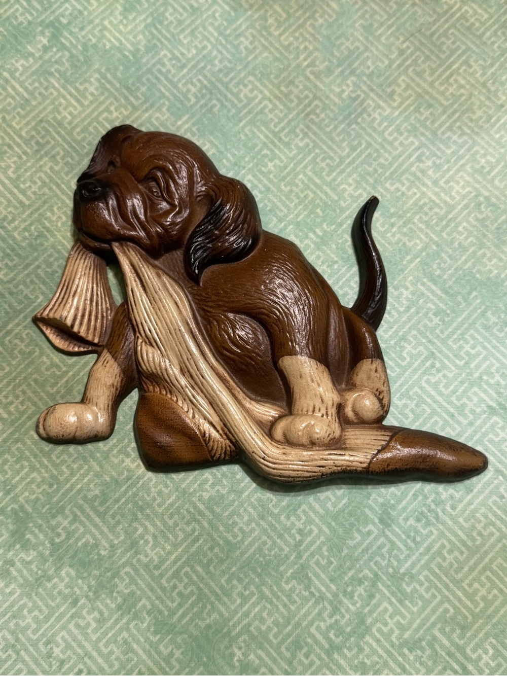 VINTAGE 1976 CAST METAL PUPPY WALL DECOR